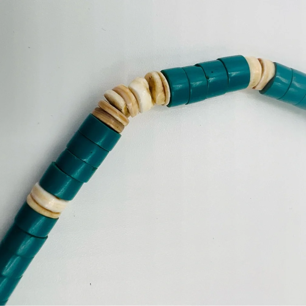 Turquoise and Shell Necklace - Picture 6 of 6